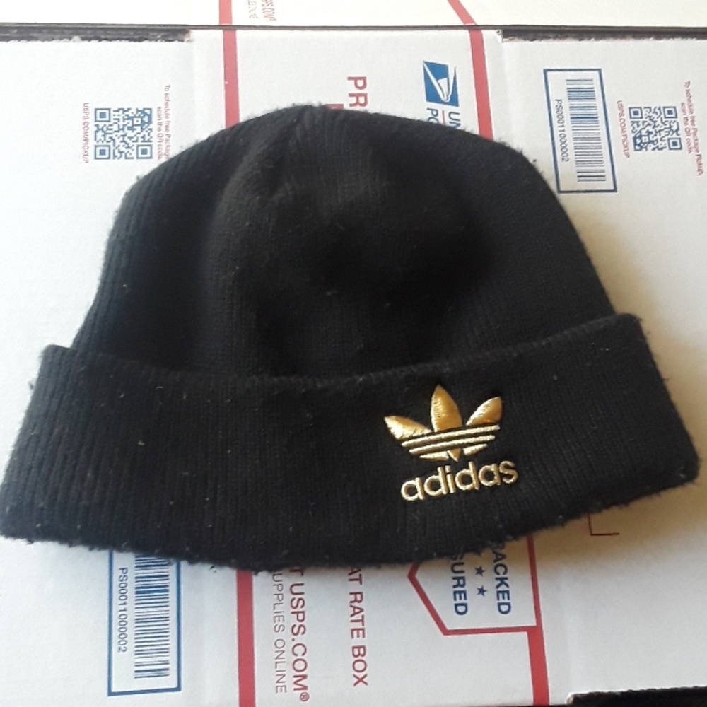 Adidas beanie black w/ Gold logo